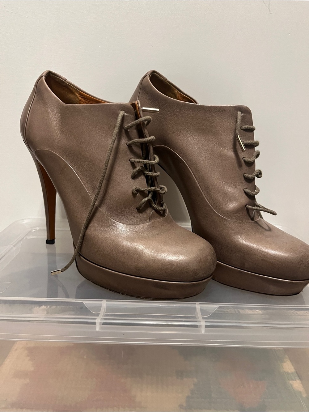 Gucci Leather Lace-Up Platform Ankle Booties